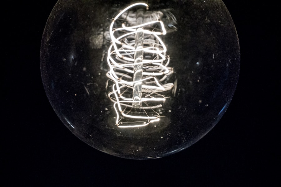 Photo "Wire braided jellyfish table lamp"